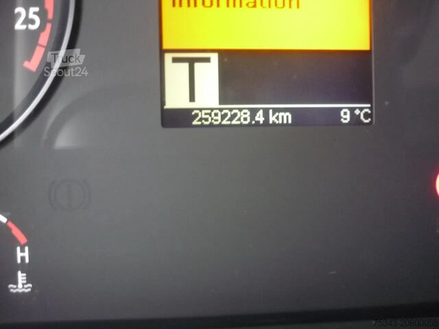 Автомобил за събиране на отпадъци Scania P320 6x2-4 Garbage box Zoeller Medium XXL 23m3