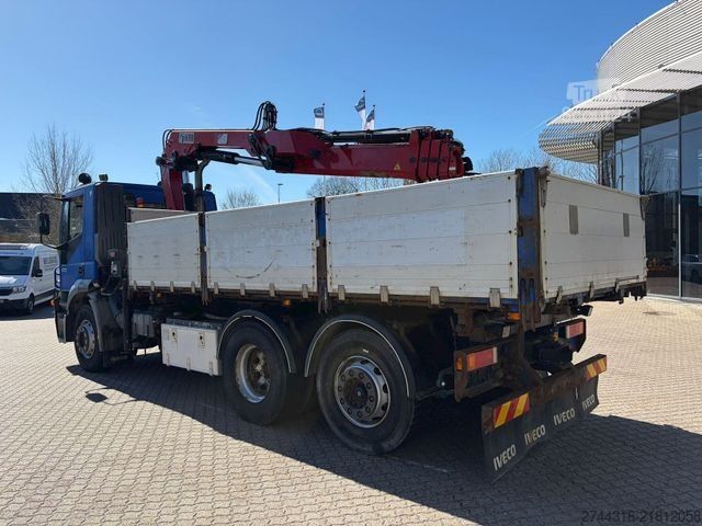 Кран, змонтований на вантажівці IVECO Stralis 260S40