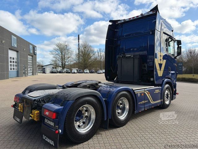Vakio vetoauto SCANIA S730 6x4 Hydraulik