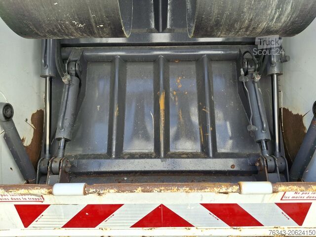 BENNE A ORDURES MENAGERES RENAULT D26 WIDE 320 - 6X2 - E6 - SEMAT C337