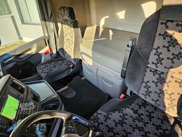 Standardní tahač SCANIA R 500