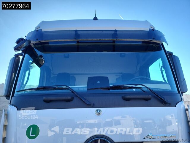 Standaard trekker Mercedes Actros 1851 Actros 4X2 BigSpace 2x Tanks