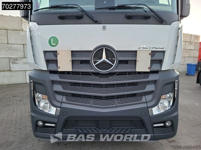 Standaard trekker Mercedes Actros 1851 Actros 4X2 BigSpace 2x Tanks