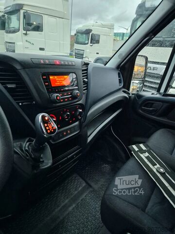 Camión caja Iveco DAILY 35 S 14 A8