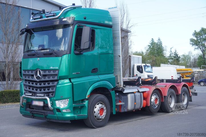 Платформа зі стійками Mercedes-Benz Arocs 3563 8 × 4 / 630 HP /steered axle