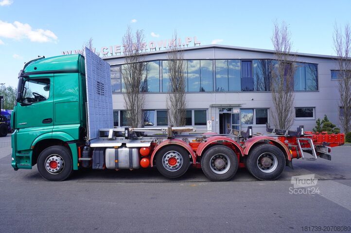 Платформа зі стійками Mercedes-Benz Arocs 3563 8 × 4 / 630 HP /steered axle