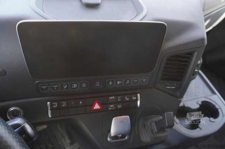 Платформа зі стійками Mercedes-Benz Arocs 3563 8 × 4 / 630 HP /steered axle