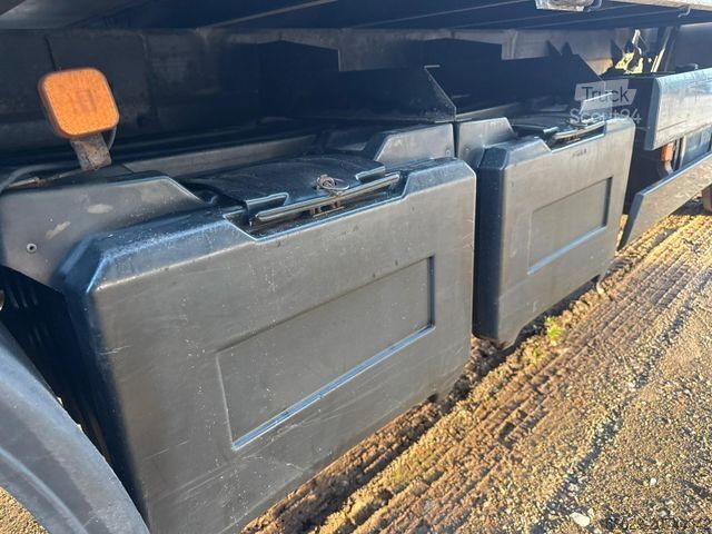 Düz kasa kamyon MAN LE 18.280 Pritsche mit HIAB 133 K PRO/HIPRO Kran