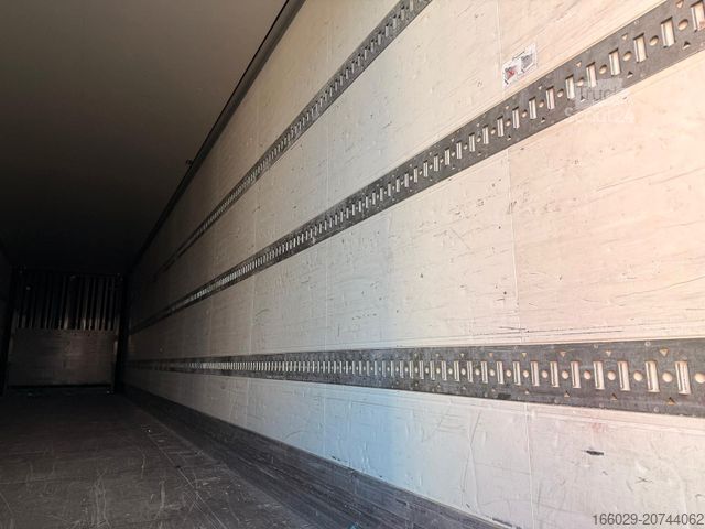 Furgona puspiekabe KRONE SZ - Mega Koffer mit Rampenhalterung