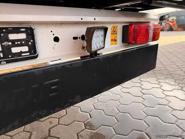 Furgona puspiekabe KRONE SZ - Mega Koffer mit Rampenhalterung