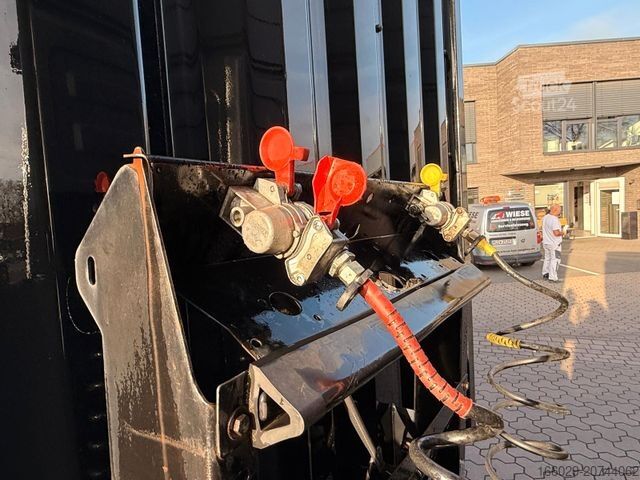 Koffer oplegger KRONE SZ - Mega Koffer mit Rampenhalterung