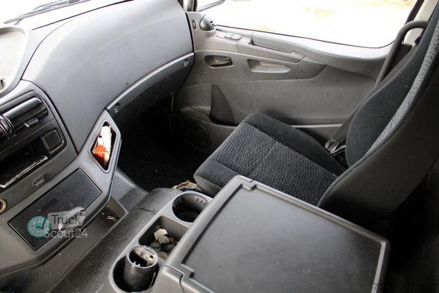 LKW mit Getränkeaufbau MERCEDES-BENZ 1330 4x2 BL - Schwenkwand - Nr.: 656