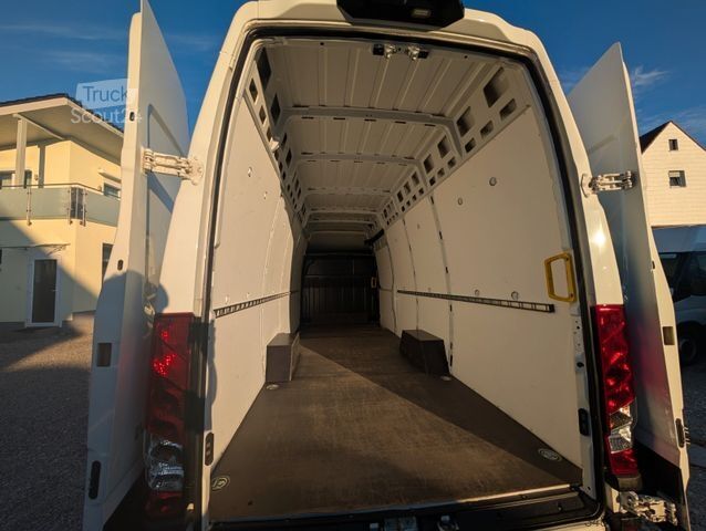 Dodávka s vysokou strechou IVECO DAILY 35S18V L4H3 *TOP ZUSTAND* *AUTOMATIK* XXXL