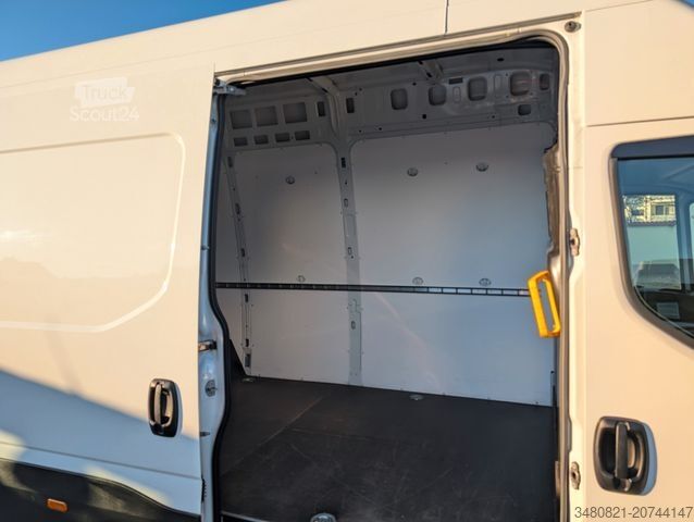 Dodávka s vysokou strechou IVECO DAILY 35S18V L4H3 *TOP ZUSTAND* *AUTOMATIK* XXXL