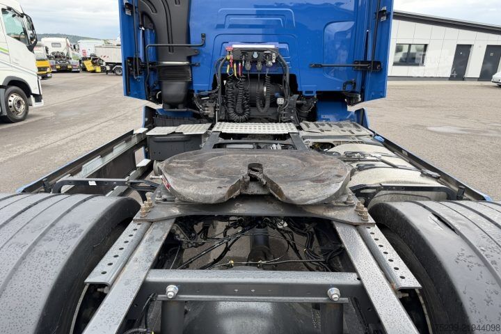 Tracteur routier standard Renault T440 4x2 / Swiss-Vehicle