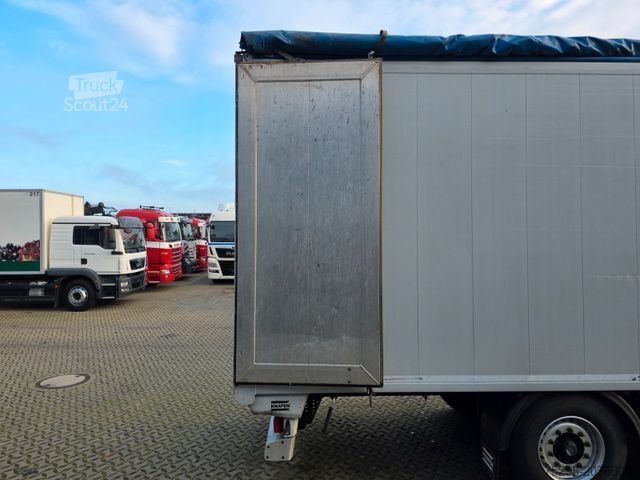 Ημιρυμουλκούμενο με κινούμενο δάπεδο KNAPEN K100