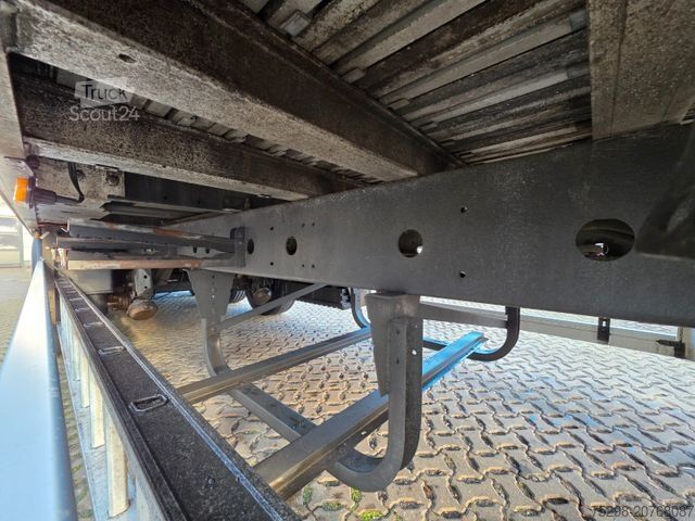 Ημιρυμουλκούμενο με κινούμενο δάπεδο KNAPEN K100