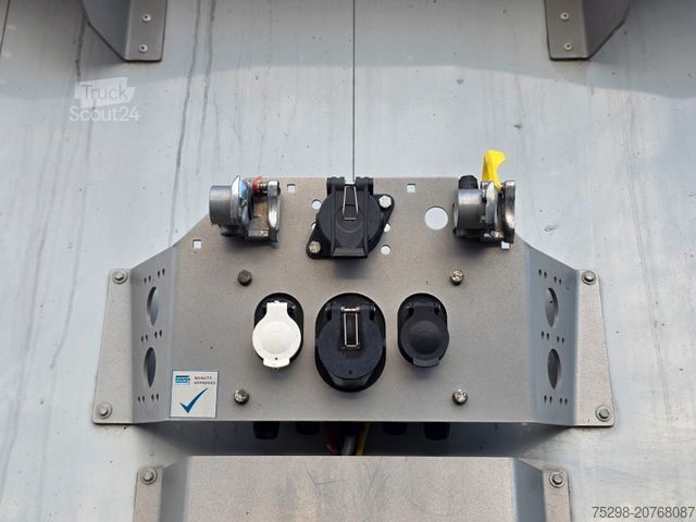 Ημιρυμουλκούμενο με κινούμενο δάπεδο KNAPEN K100