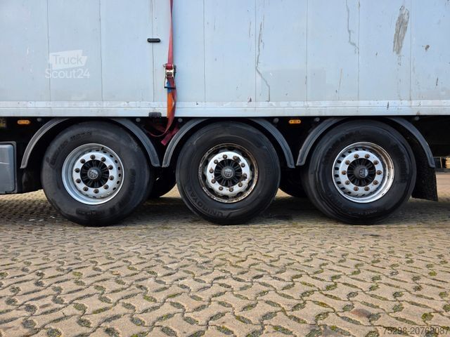 Ημιρυμουλκούμενο με κινούμενο δάπεδο KNAPEN K100