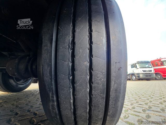 Ημιρυμουλκούμενο με κινούμενο δάπεδο KNAPEN K100