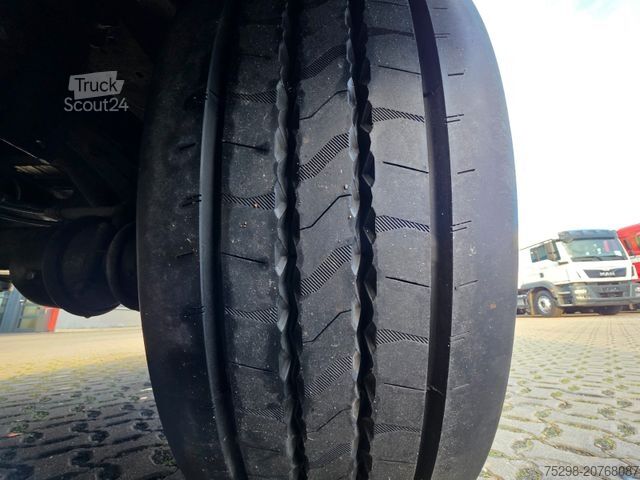 Ημιρυμουλκούμενο με κινούμενο δάπεδο KNAPEN K100