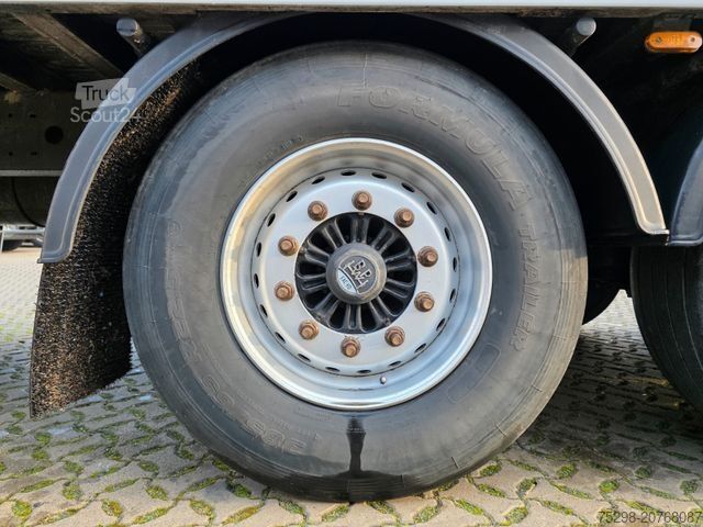 Ημιρυμουλκούμενο με κινούμενο δάπεδο KNAPEN K100