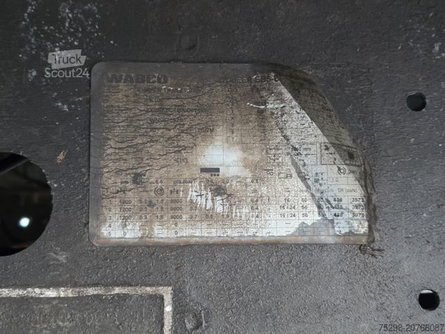 Ημιρυμουλκούμενο με κινούμενο δάπεδο KNAPEN K100