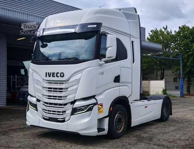 وحدة جرار قياسية Iveco s-way 570