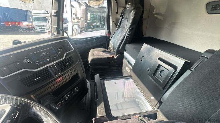 وحدة جرار قياسية Iveco s-way 570