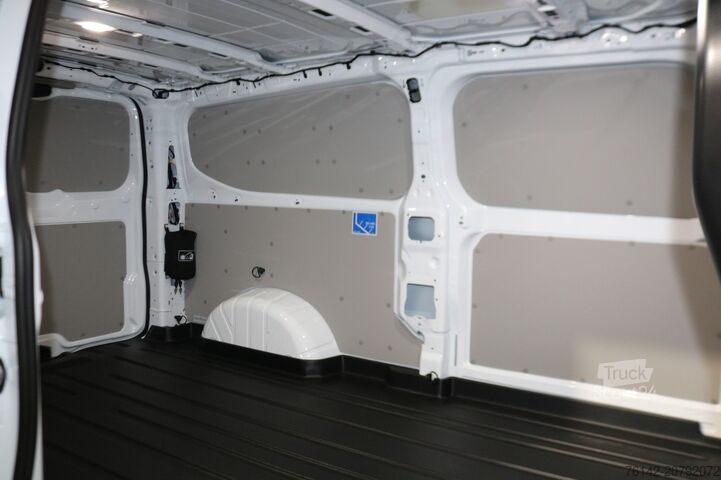 Fourgon tôlé Ford E-Transit Custom 340 L2 H1 Limited 65 kWh 218pk...