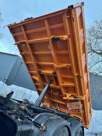 Grue montée sur camion MAN TGS 28.360 - 6x4 - 1. Hand - Kipper - Kr