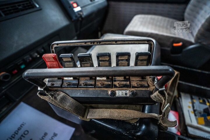 Basculantă cu macara MAN 33.422 DF + HIAB 220 C-5