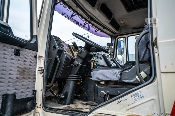 Basculantă cu macara MAN 33.422 DF + HIAB 220 C-5