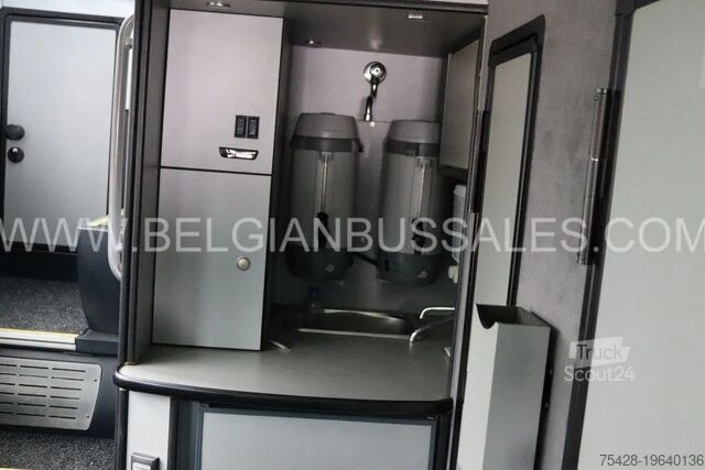 Dubbeldäckare Neoplan Skyliner L New Model / P06 / TDX27 Astromega / ...