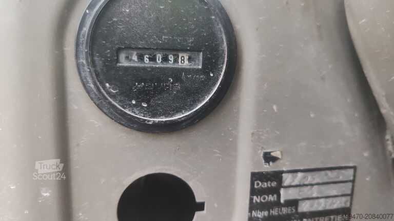 Mini Excavator  < 7t Case CX50B with 3 excavator buckets