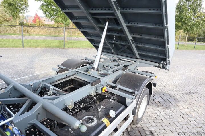 3-sided tipper FUSO 7C18 | 4X2 | 3-WAY TIPPER | PM 6.5 KRAN /CRANE