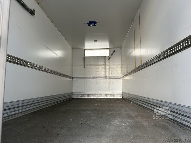 Koffer DAF FA LF 55 210 EEV / 14 Ton / Isolated Box / Load...