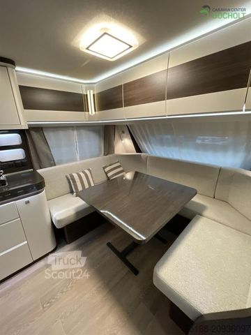 Lakókocsi HOBBY Prestige 720 KWFU Modell 2026