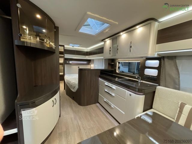 Lakókocsi HOBBY Prestige 720 KWFU Modell 2026