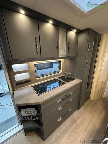 Lakókocsi HOBBY De Luxe 545 KMF Modell 2026 / 2000 kg