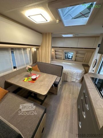 Lakókocsi HOBBY De Luxe 545 KMF Modell 2026 / 2000 kg