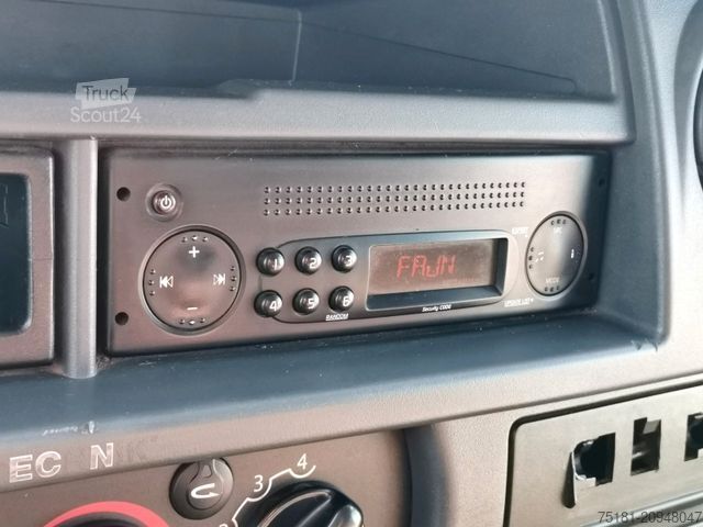 Kravas mikroautobuss ar pašizgāzēju RENAULT Master 2.5DCI KIPPER 3,1M/ AHK