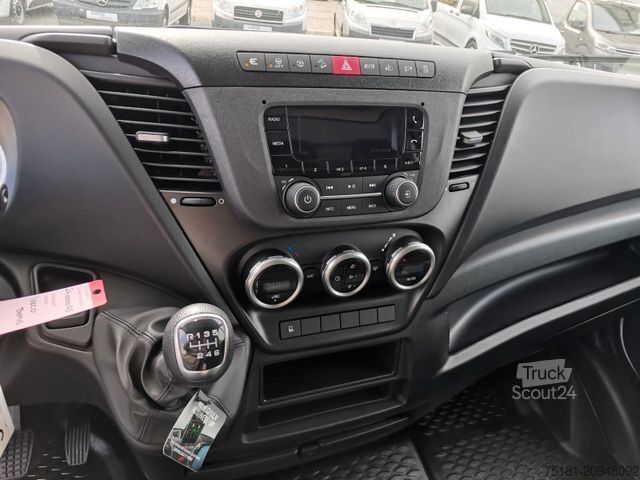 Plachtová dodávka IVECO Daily 35S18 PRITSCHE 10PAL/ LUFT/ NEU/ 2025