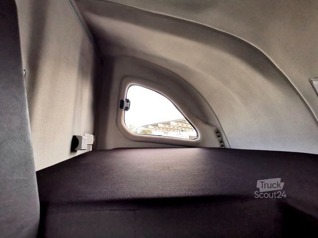 Plachtová dodávka IVECO Daily 35S18 PRITSCHE 10PAL/ LUFT/ NEU/ 2025