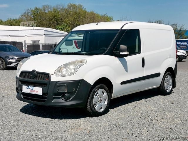 Slēgtais furgons FIAT Doblò 1.3JTD/66kw L1H1/ AHK/ 1.BESITZER
