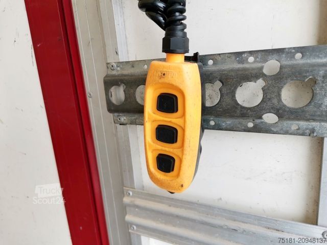 Skříňová dodávka MERCEDES-BENZ Sprinter 513CDI KOFFER 8PAL/ LBW/ BIS 3,5T