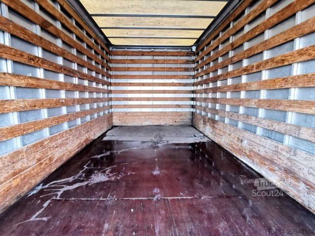 Skříňová dodávka MERCEDES-BENZ 412D KOFFER 3,7M/ LBW/ BIS 3,5T