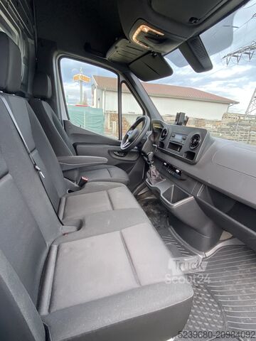 Fourgon surélevé Mercedes-Benz Sprinter 317