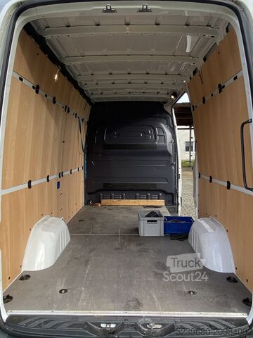 Fourgon surélevé Mercedes-Benz Sprinter 317