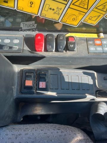 حفار متحرك CATERPILLAR 320 F mit OilQuick 70/55 Rototiltsteuerung